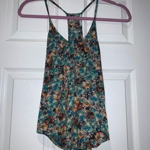 Adorable halter back flowered shirt